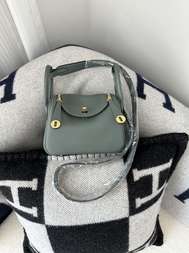 Lindy Mini TC Clemence Calfskin Leather CC63 Vert Amande Almond Green Gold Hardware