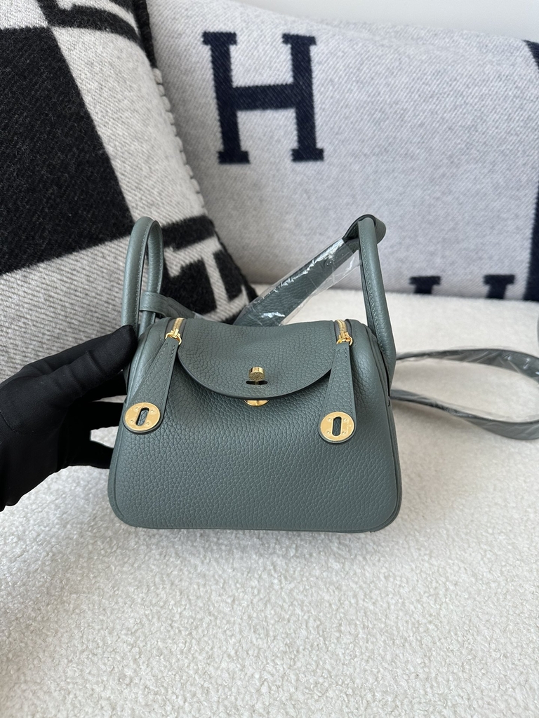 Lindy Mini TC Clemence Calfskin Leather CC63 Vert Amande Almond Green Gold Hardware