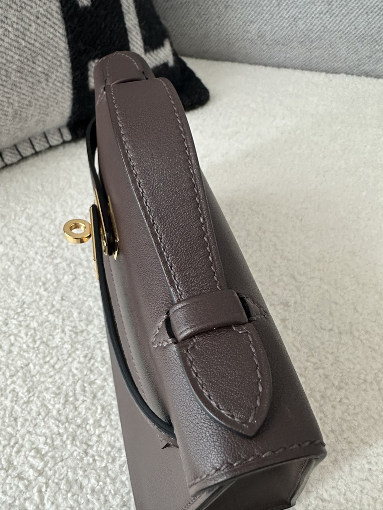 Kelly Pochette 22cm Swift Calfskin Leather CK47 Chocolate Brown Gold Hardware