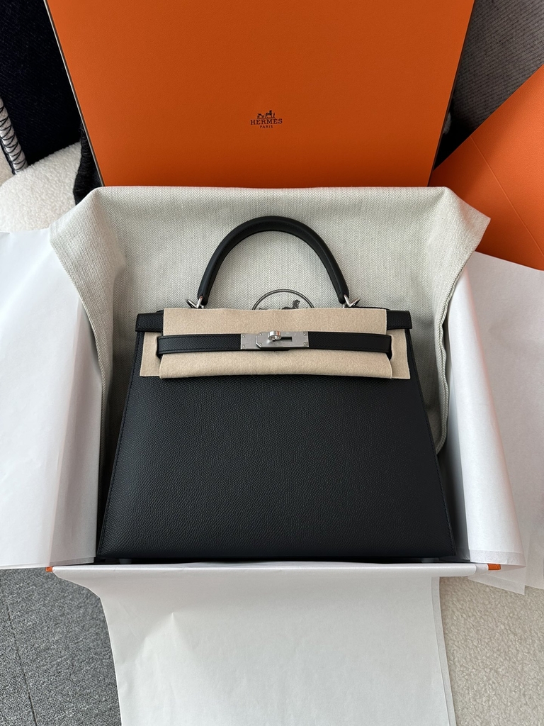 Kelly 28cm in Imported Epsom Leather with Textured Finish, CK89 Noir Black with Silver Hardware