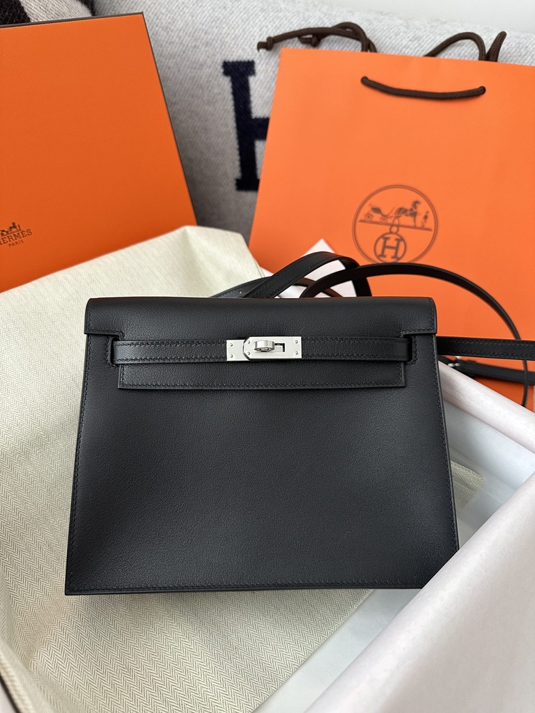 Kelly Danse 22cm Swift Calfskin Leather Black CC89 Noir Silver Hardware