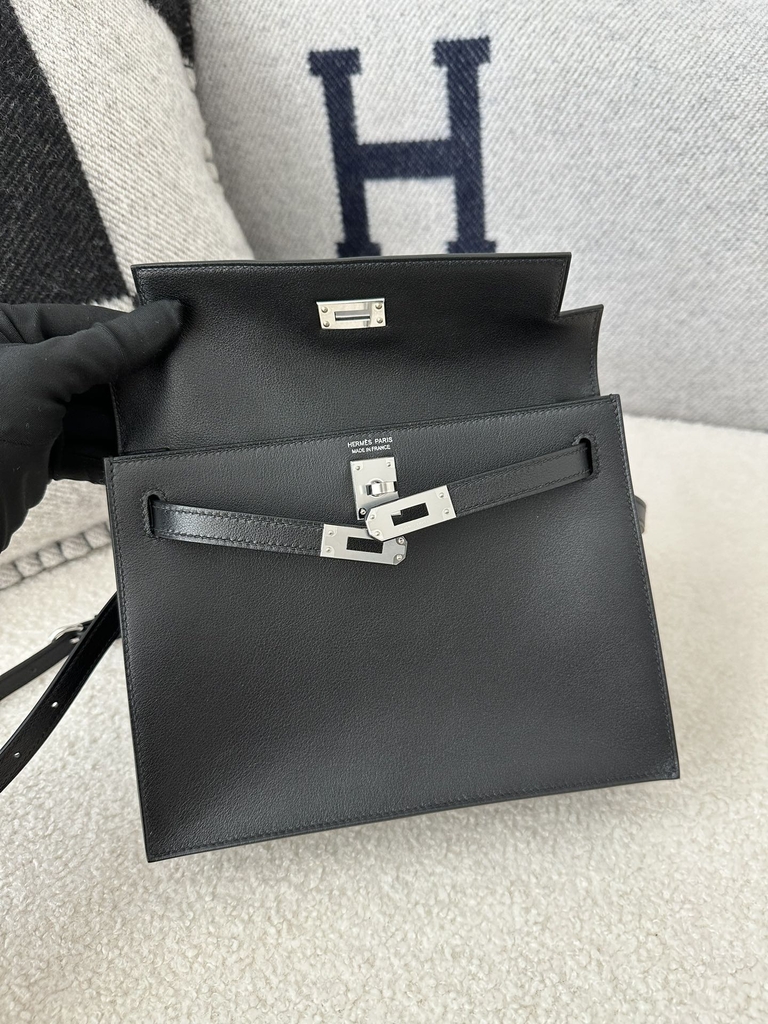 Kelly Danse 22cm Swift Calfskin Leather Black CC89 Noir Silver Hardware