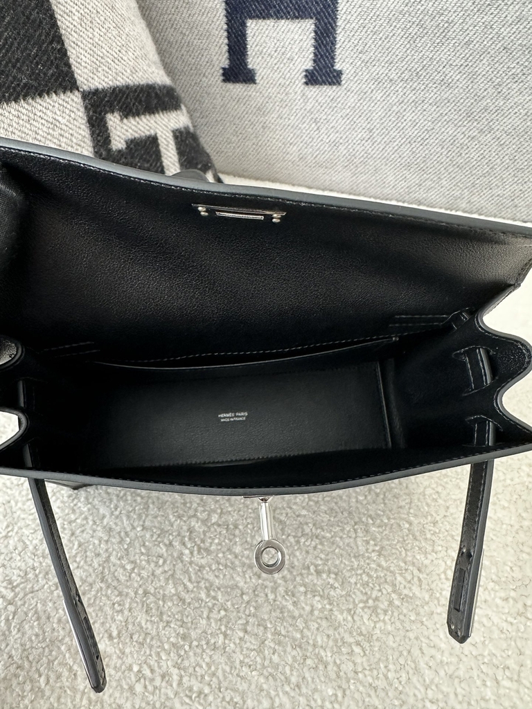 Kelly Danse 22cm Swift Calfskin Leather Black CC89 Noir Silver Hardware