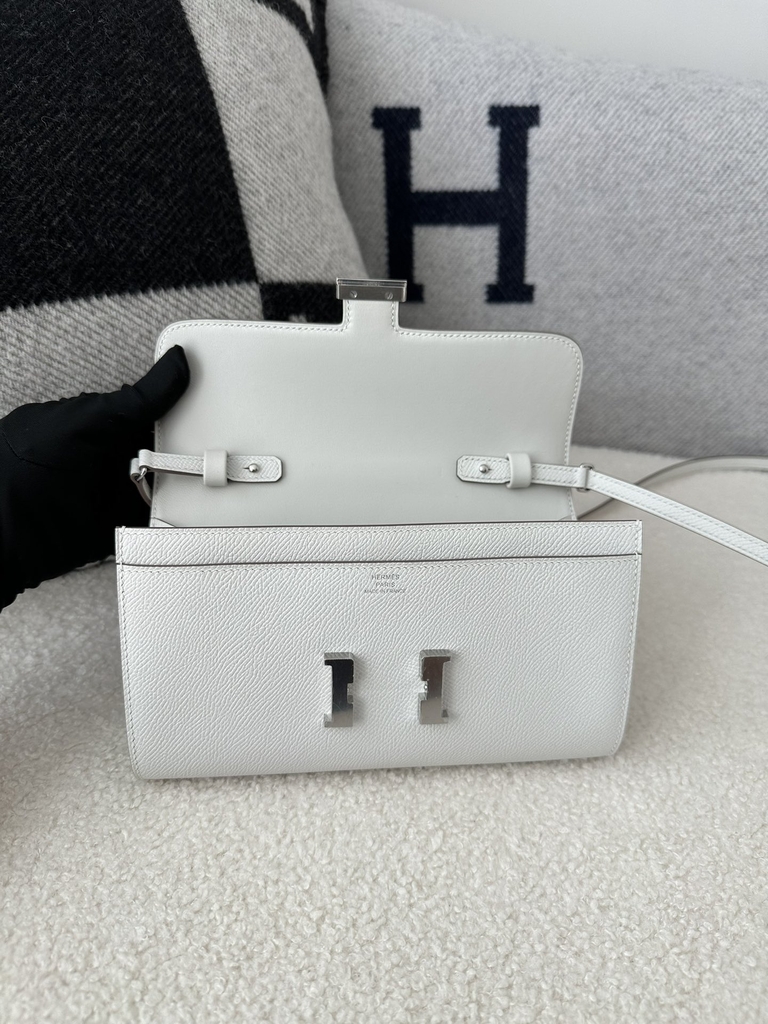 Constance to go epsom  M4  Gris pale Silver hardware