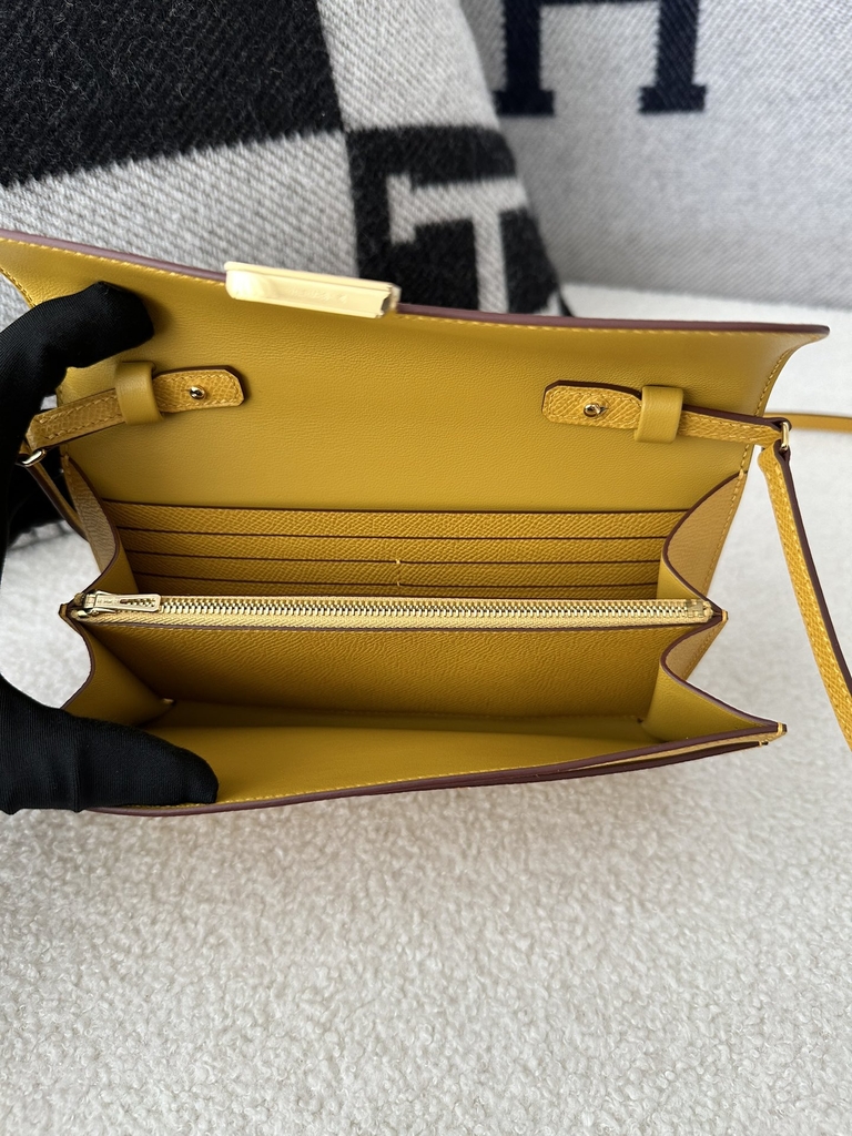 Constance to go epsom 9D Jaune ambre  Gold hardware