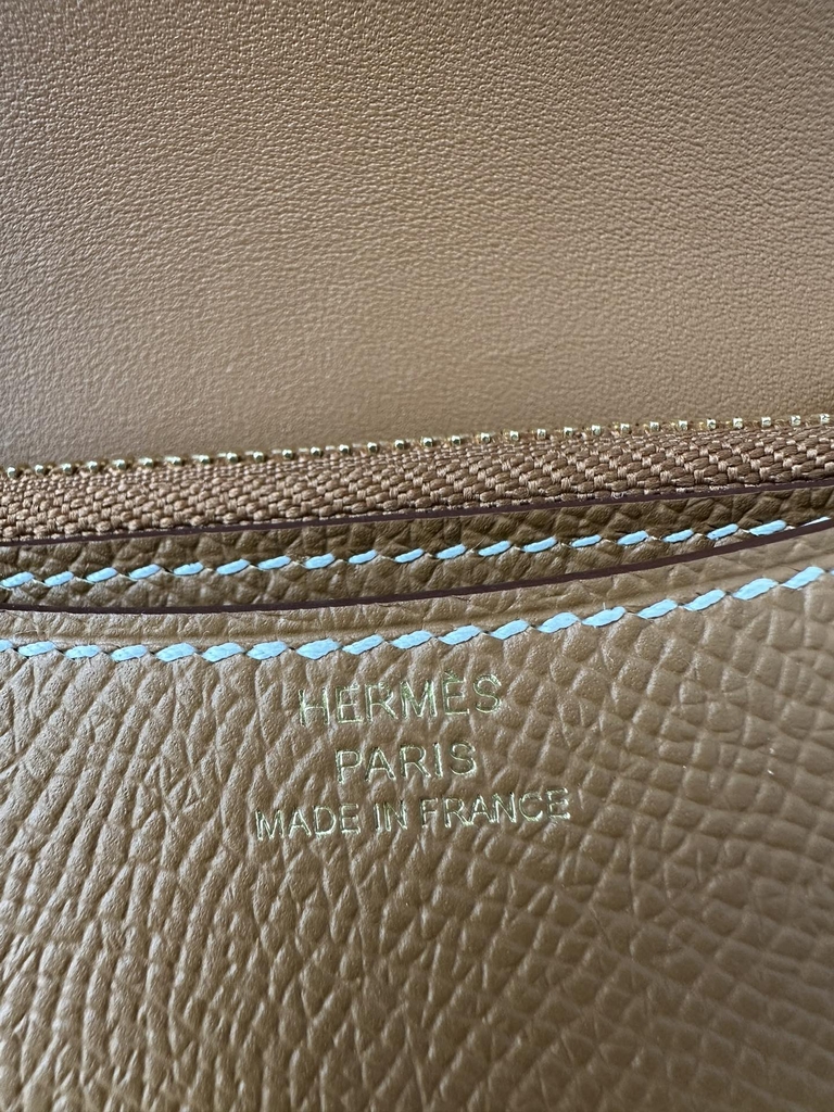 Constance slim epsom  CC37 Gold  gold hardware