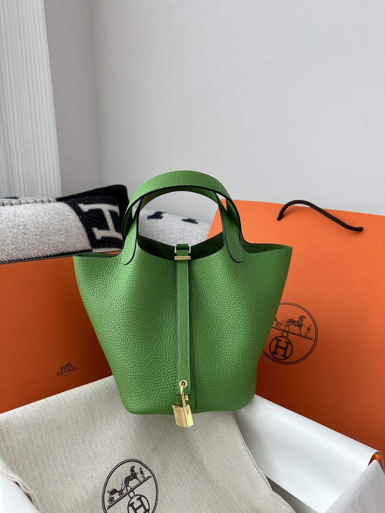 Picotin lock 18cm Clemence  A8 Vert yucca Gold hardware