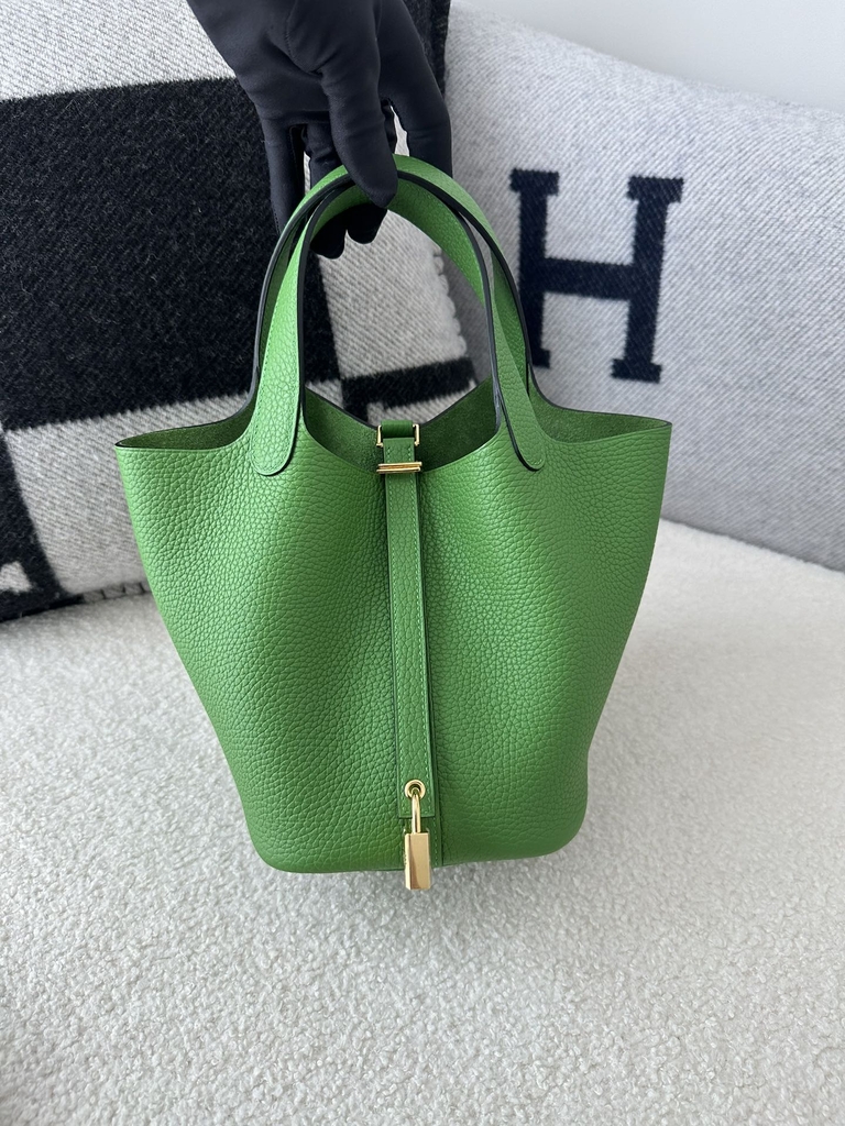Picotin lock 18cm Clemence  A8 Vert yucca Gold hardware