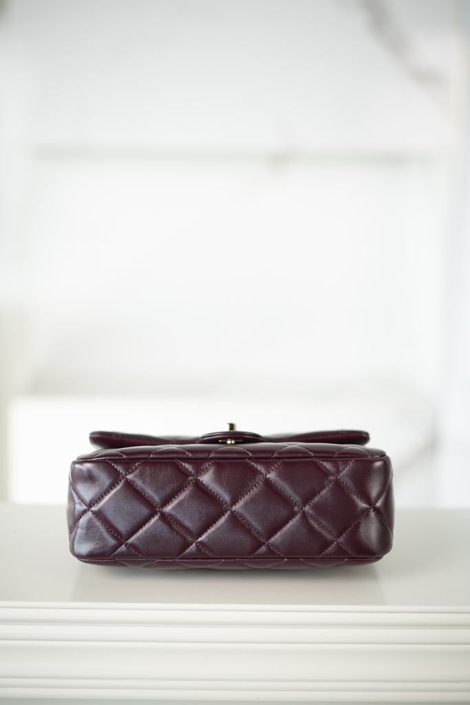 Chanel 24b Flap Bag with Chunky Chain Handle - Wine Red