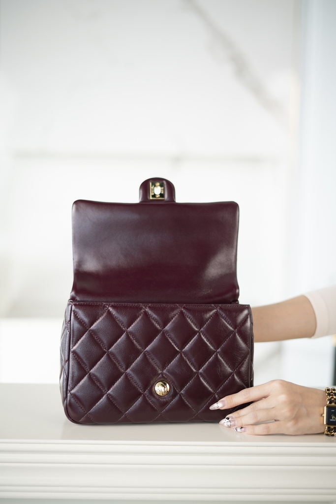 Chanel 24b Flap Bag with Chunky Chain Handle - Wine Red
