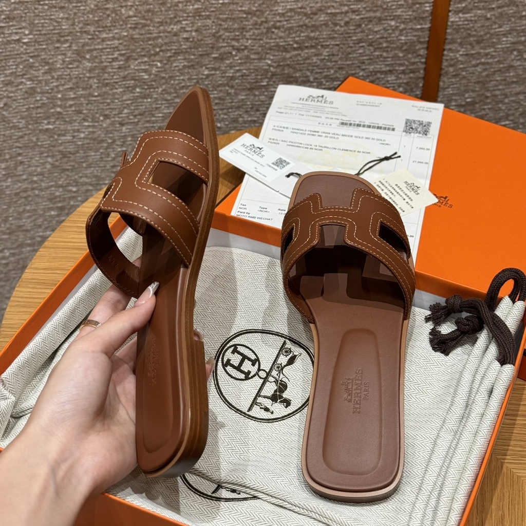 JD-450 - 181 Oran Slippers in Gold Swift Calfskin with Genuine Leather Outsole