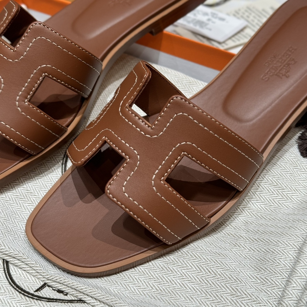 JD-450 - 181 Oran Slippers in Gold Swift Calfskin with Genuine Leather Outsole