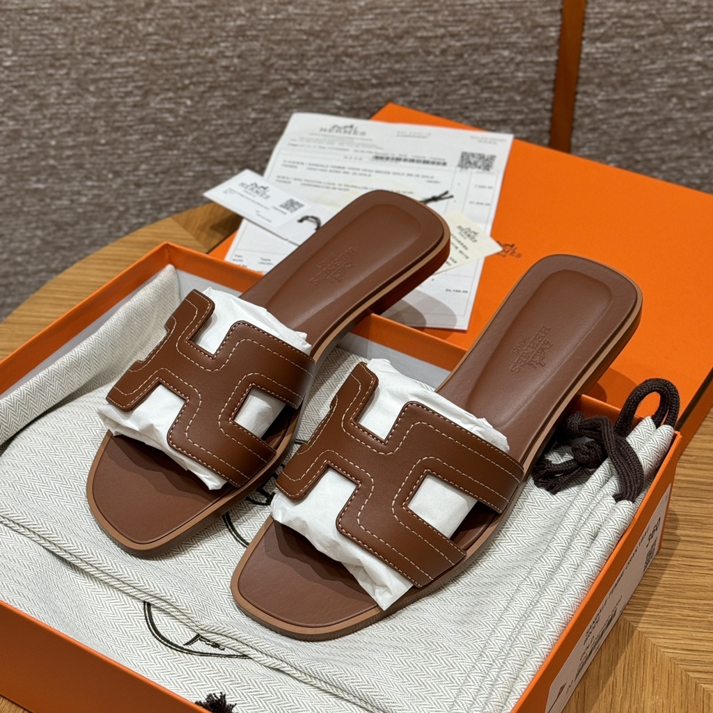 JD-450 - 181 Oran Slippers in Gold Swift Calfskin with Genuine Leather Outsole