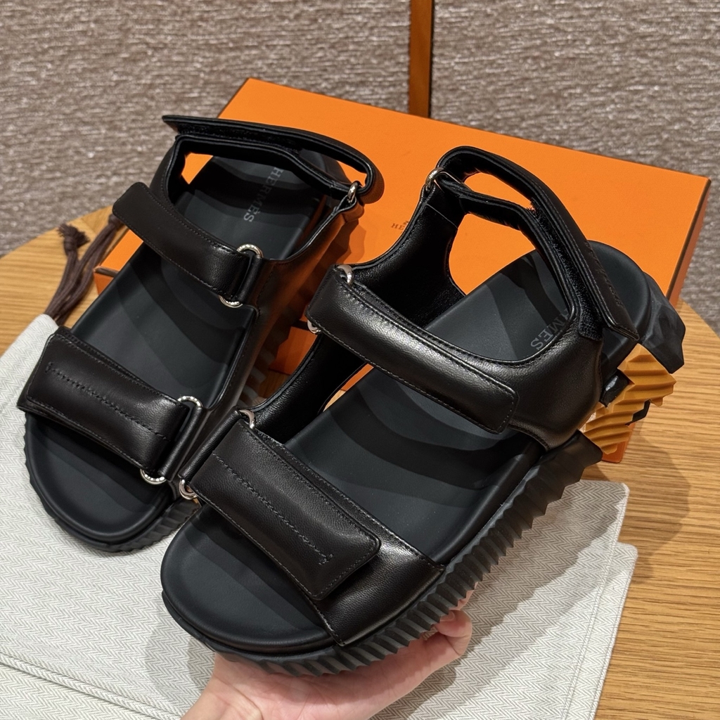 JD-560 - 088 Junior Sandals in Black (Noir) Calfskin with Rubber Outsole
