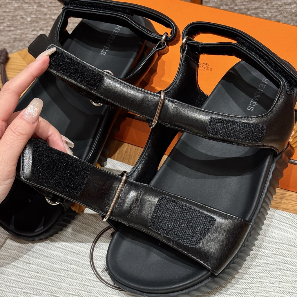 JD-560 - 088 Junior Sandals in Black (Noir) Calfskin with Rubber Outsole