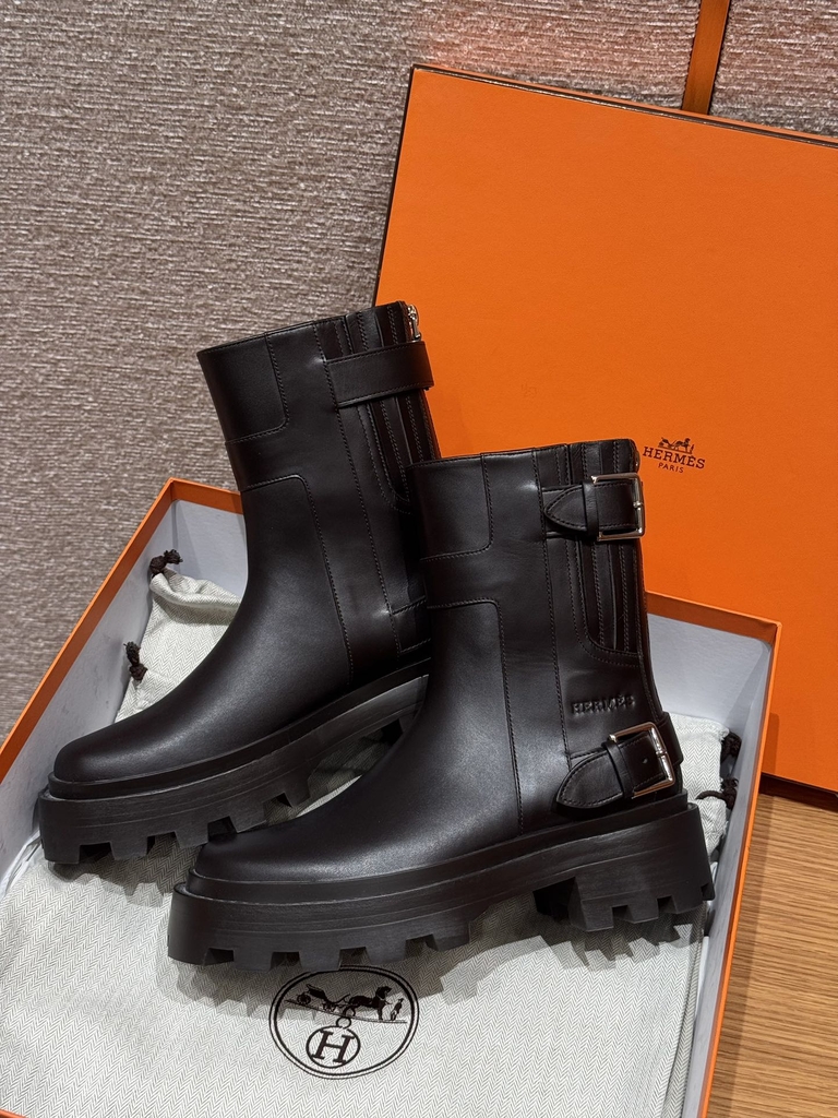 JD 980 Leather Ankle Boots with Rubber Outsole