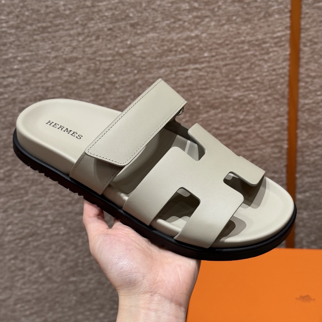 JD-480 225 Chypre Sandal in Beige Espuisse Calfskin with Rubber Outsole
