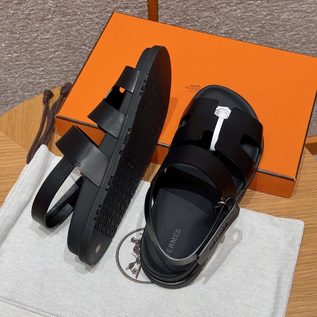 JD-520 226 Genius Women's Sandals in Black Calfskin with Rubber Outsole