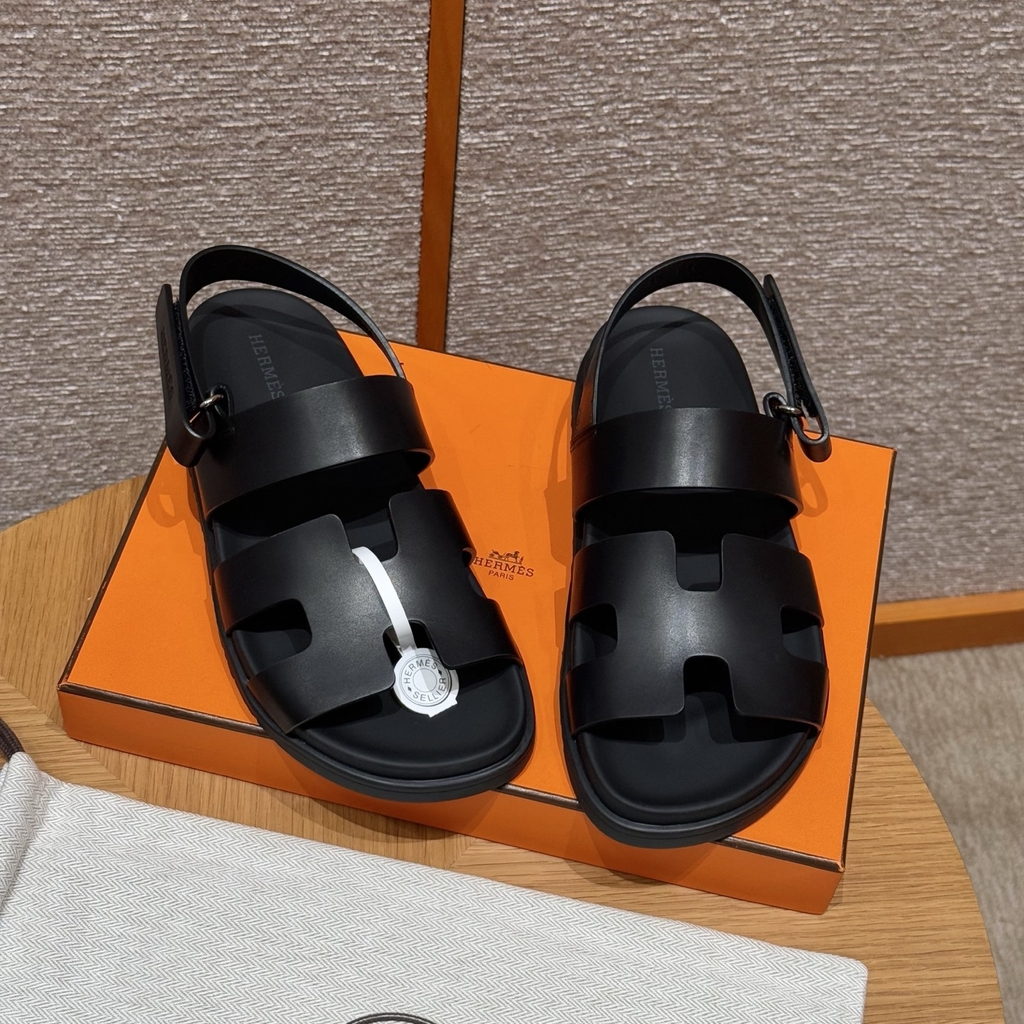 JD-520 226 Genius Women's Sandals in Black Calfskin with Rubber Outsole