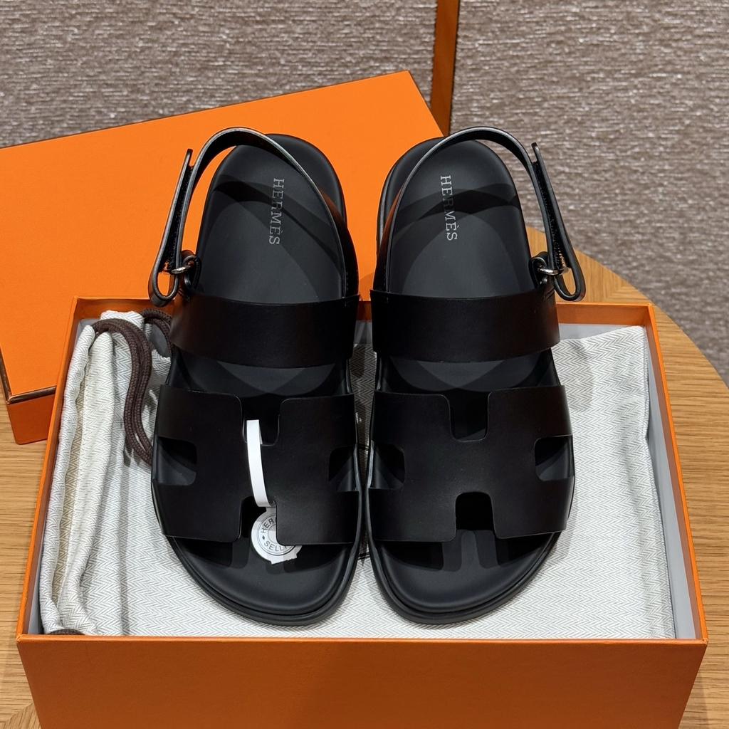 JD-520 226 Genius Women's Sandals in Black Calfskin with Rubber Outsole