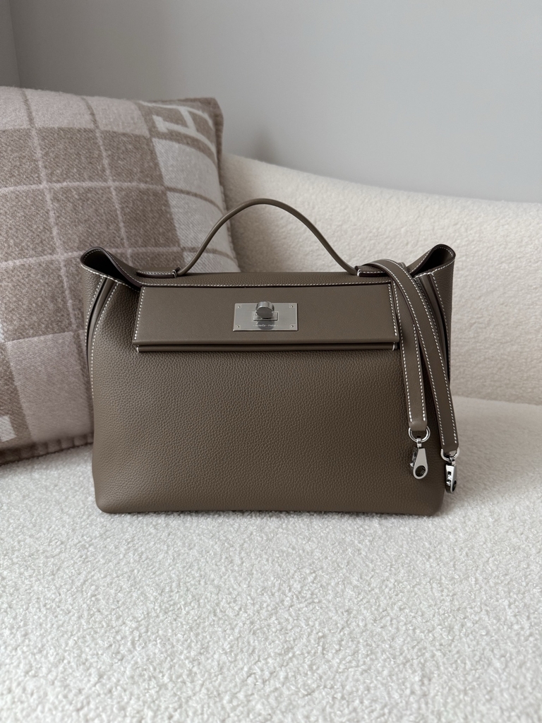 Kelly 2424 Togo Swift Leather Handbag