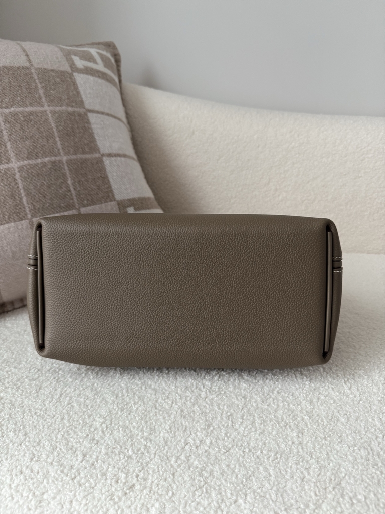 Kelly 2424 Togo Swift Leather Handbag