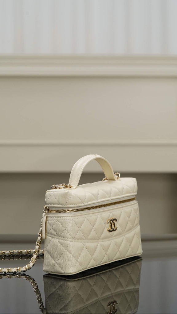 Chanel 25c Handbag Box Lychee Cowhide Cream