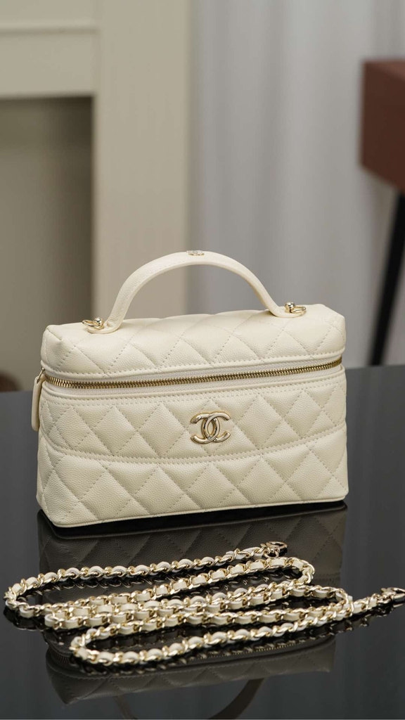 Chanel 25c Handbag Box Lychee Cowhide Cream