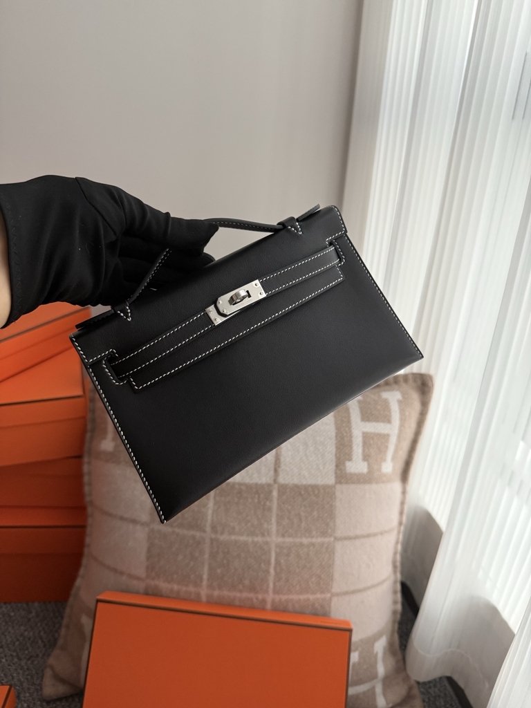 Kelly Pochette 22cm Swift Leather Noir Pearl Grey