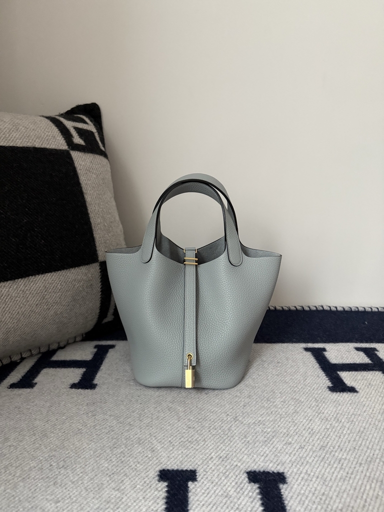 Picotin Lock 18cm Clemence Leather Tote