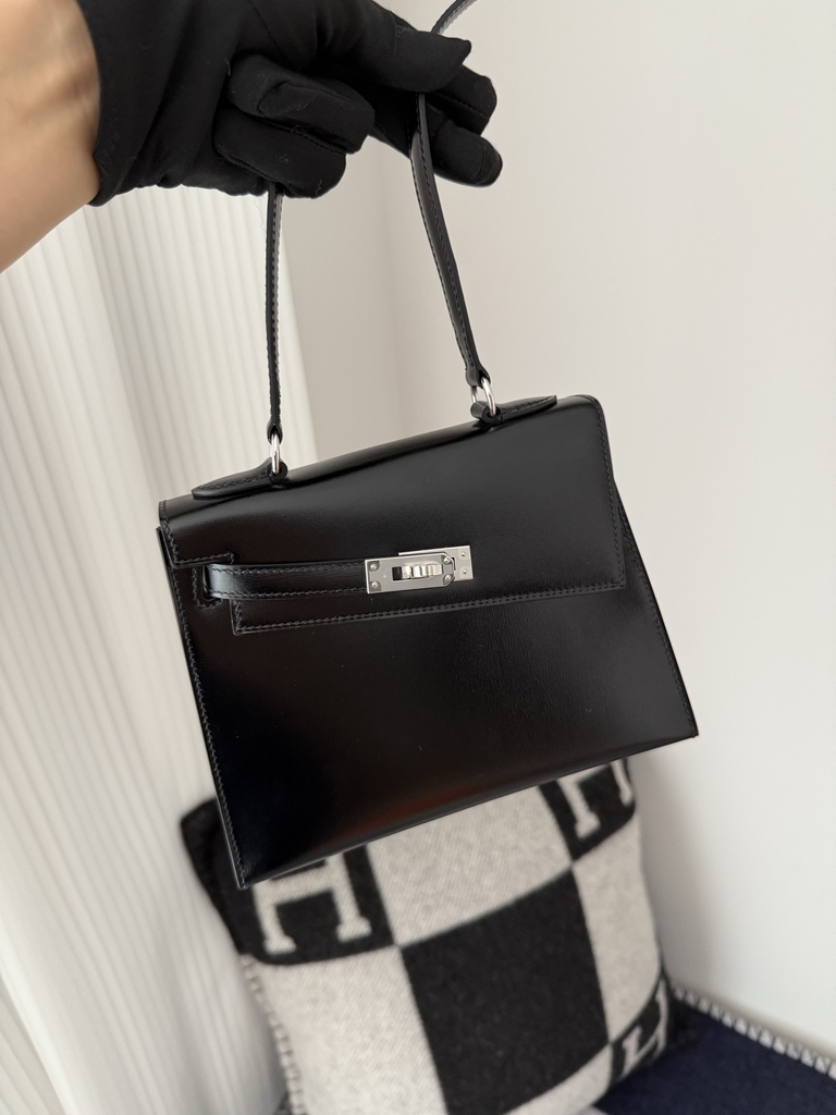 Kelly Desordre 20cm Double-Sided Leather Box - CK89 Noir with Silver Hardware