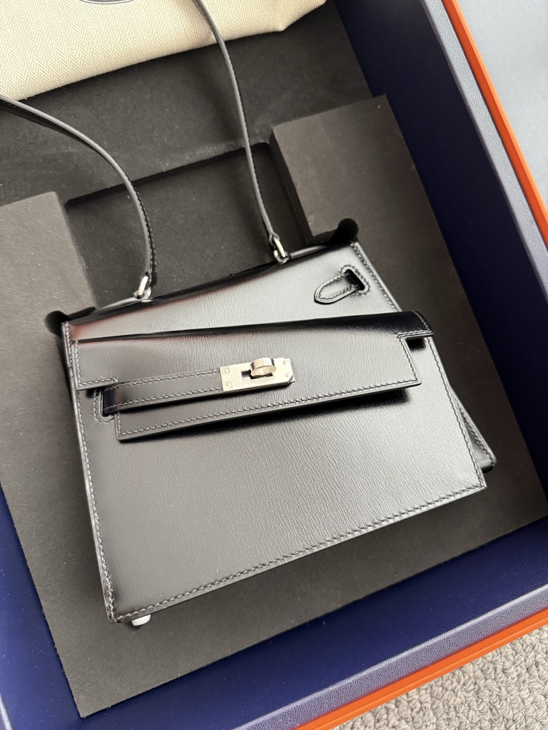 Kelly Desordre 20cm Double-Sided Leather Box - CK89 Noir with Silver Hardware