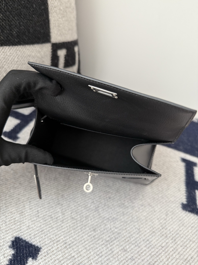 Kelly Desordre 20cm Double-Sided Leather Box - CK89 Noir with Silver Hardware