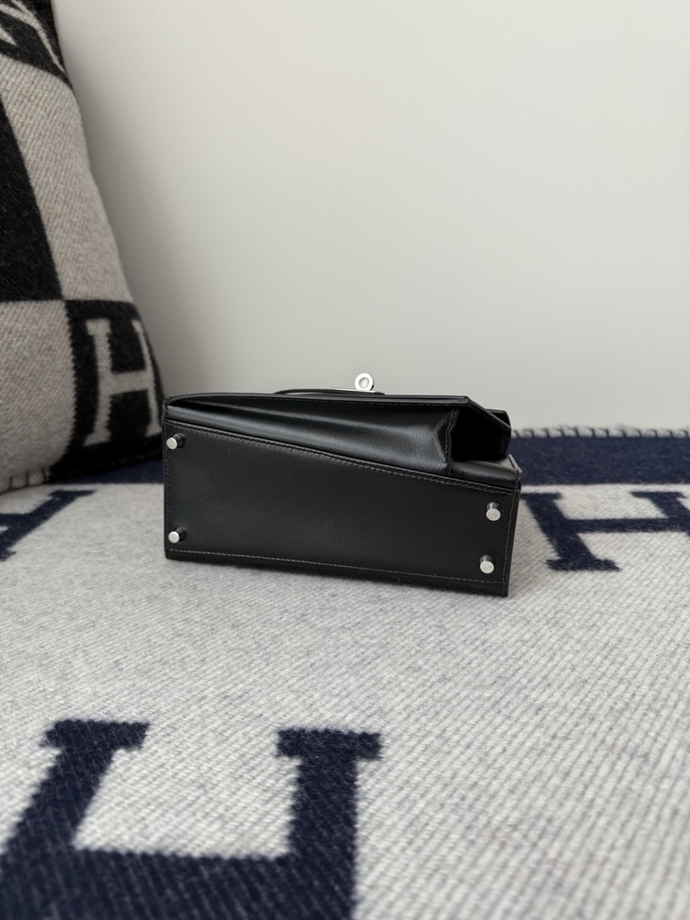 Kelly Desordre 20cm Double-Sided Leather Box - CK89 Noir with Silver Hardware