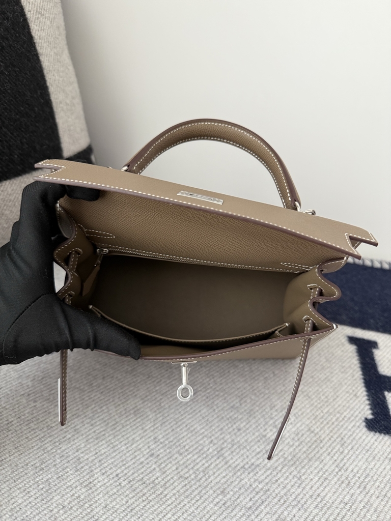 Kelly 25cm Epsom Leather Handbag in Etoupe Grey with Silver Hardware
