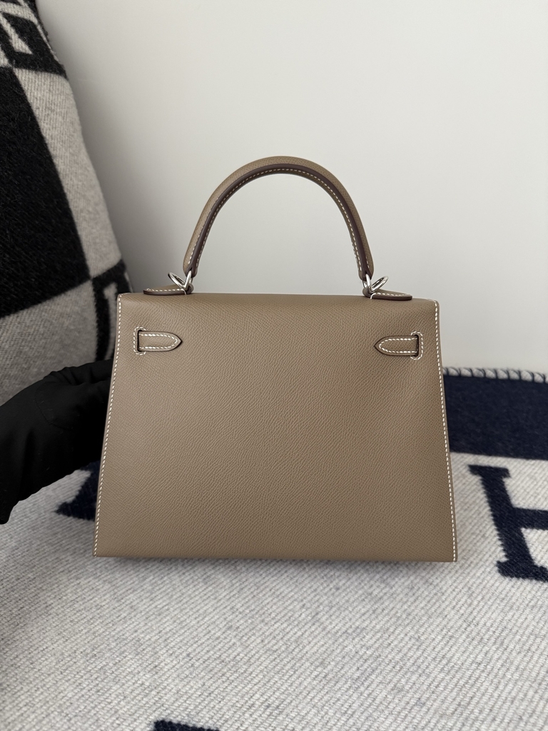 Kelly 25cm Epsom Leather Handbag in Etoupe Grey with Silver Hardware