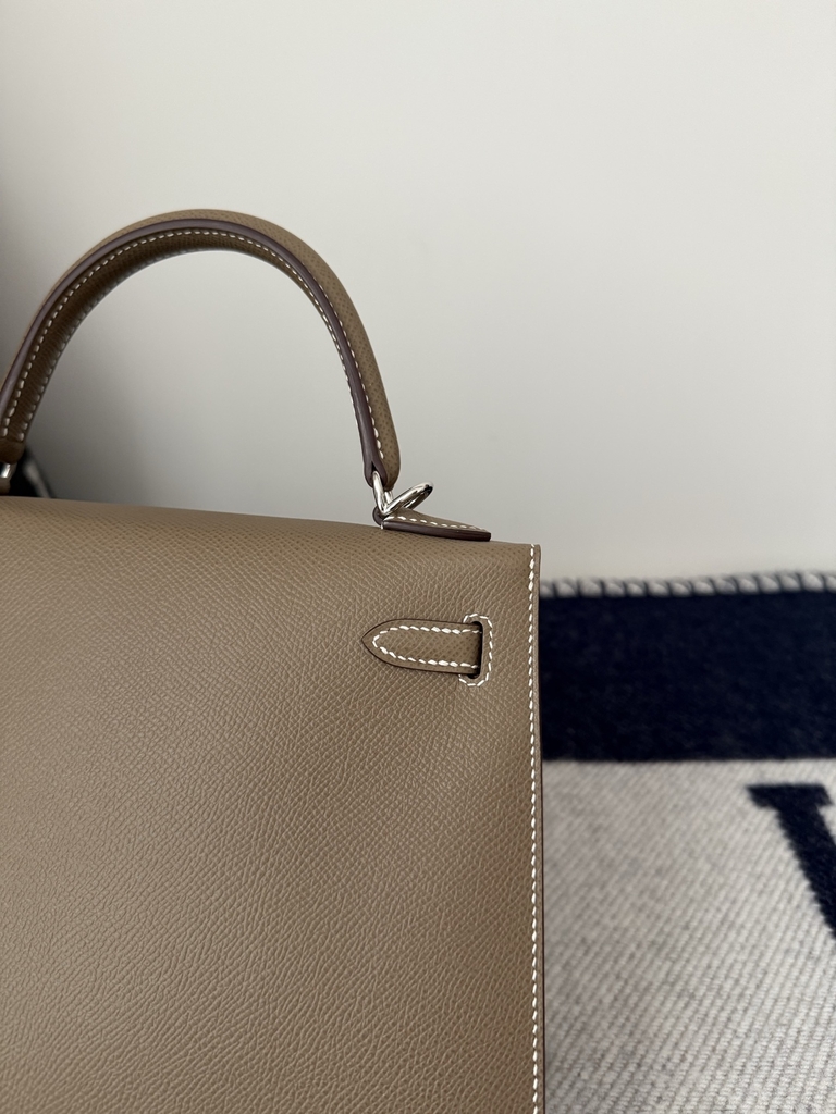 Kelly 25cm Epsom Leather Handbag in Etoupe Grey with Silver Hardware