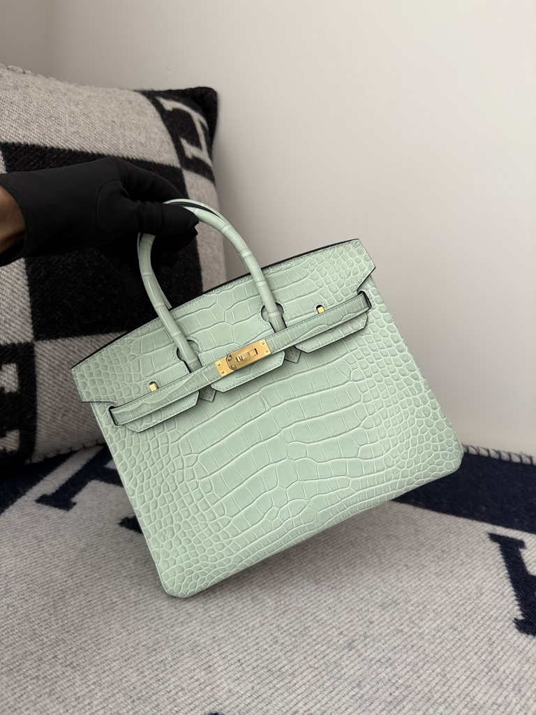Birkin 25cm Matte Porosus Crocodile - HCP Water Dyed Vert Deau with Gold Hardware