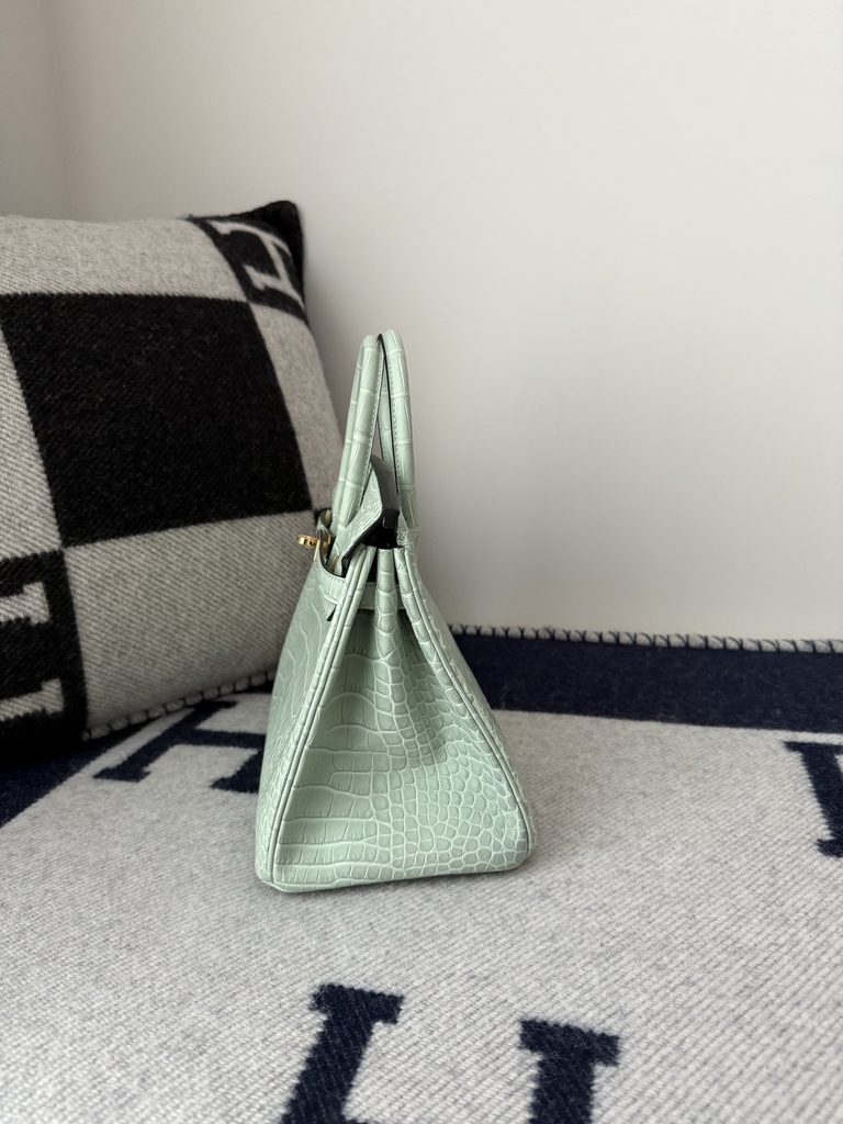 Birkin 25cm Matte Porosus Crocodile - HCP Water Dyed Vert Deau with Gold Hardware