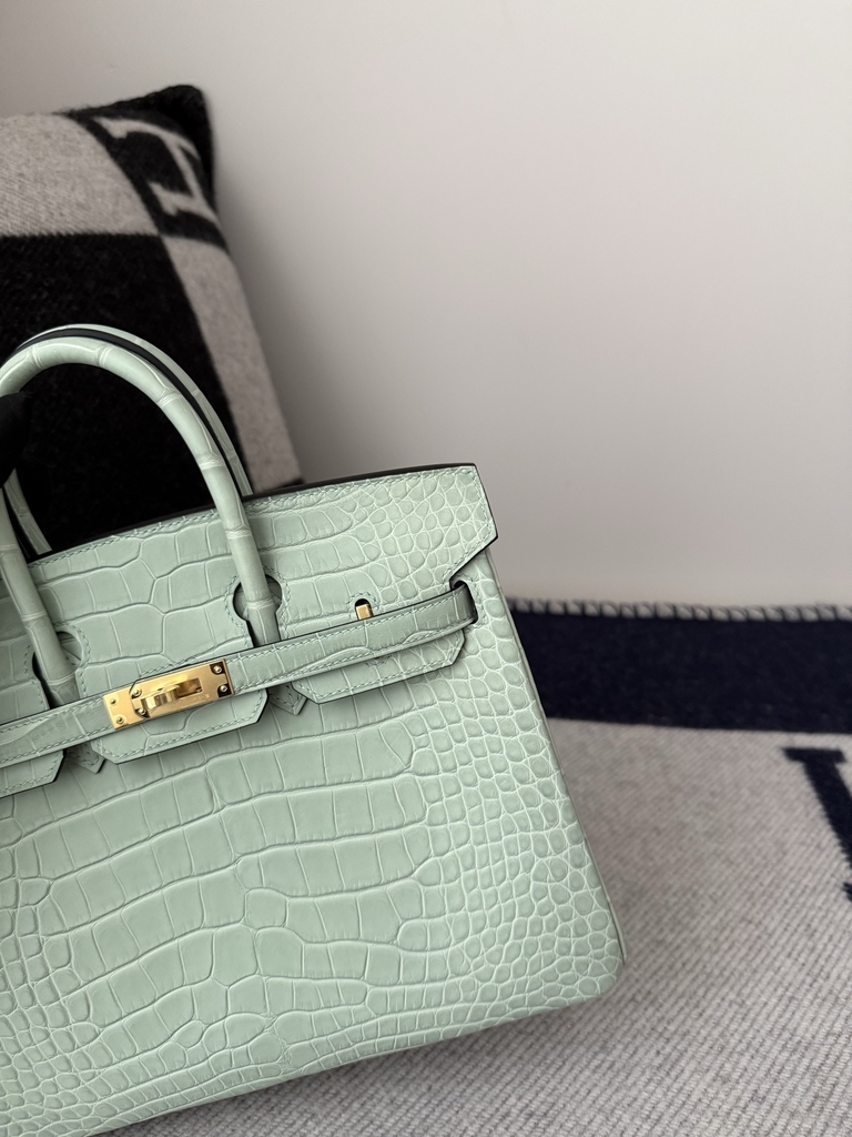 Birkin 25cm Matte Porosus Crocodile - HCP Water Dyed Vert Deau with Gold Hardware