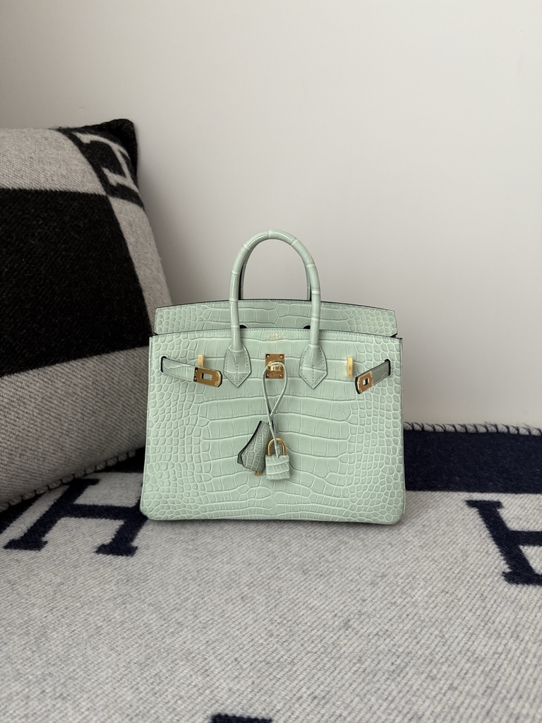 Birkin 25cm Matte Porosus Crocodile - HCP Water Dyed Vert Deau with Gold Hardware