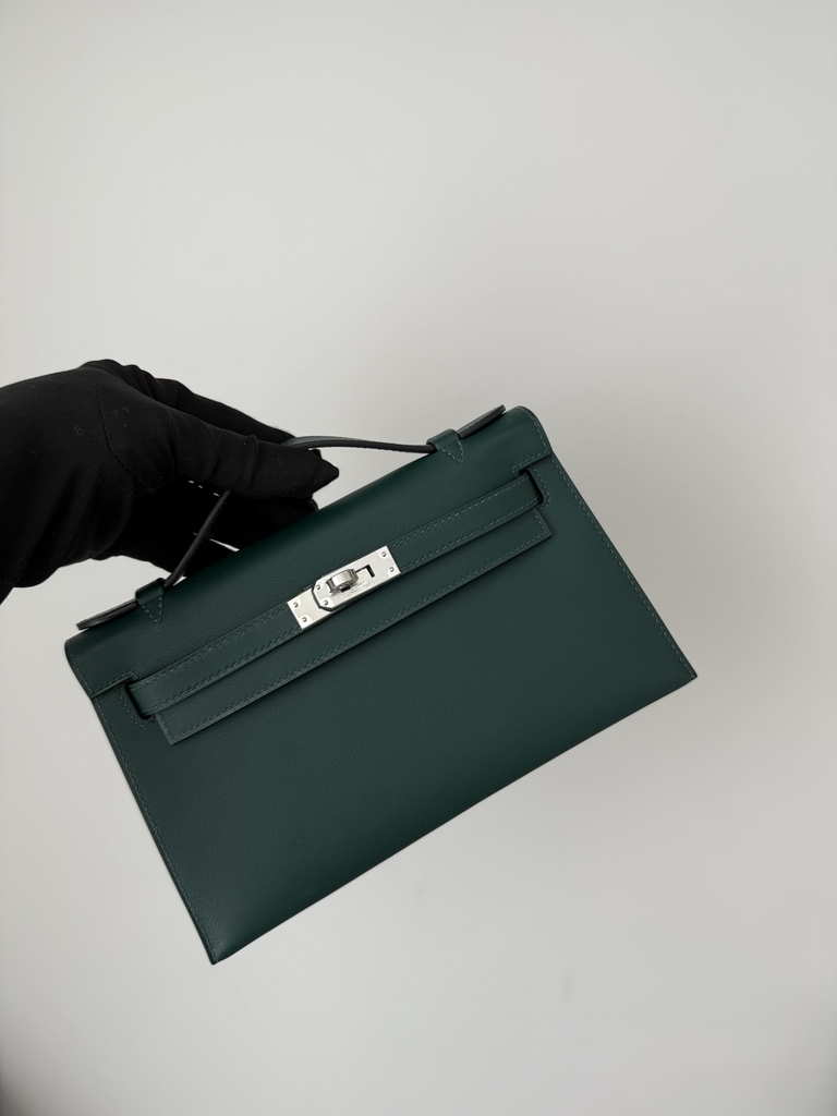 Kelly Pochette 22cm Green Swift Leather with Silver Hardware