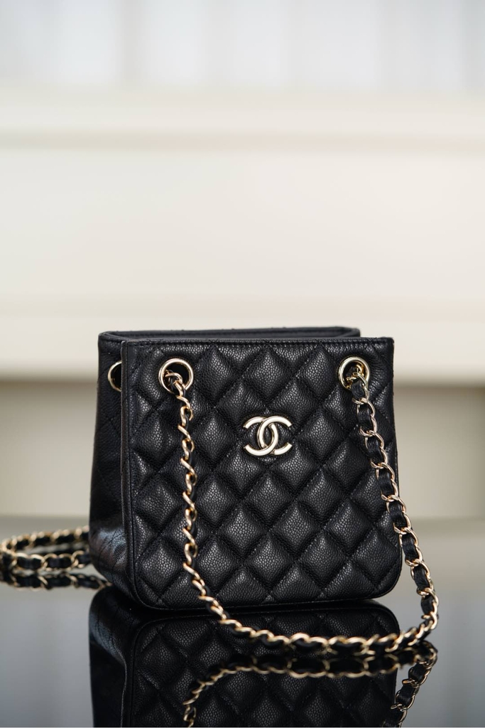 Chanel 25C Mini Tote Black Gold Lychee