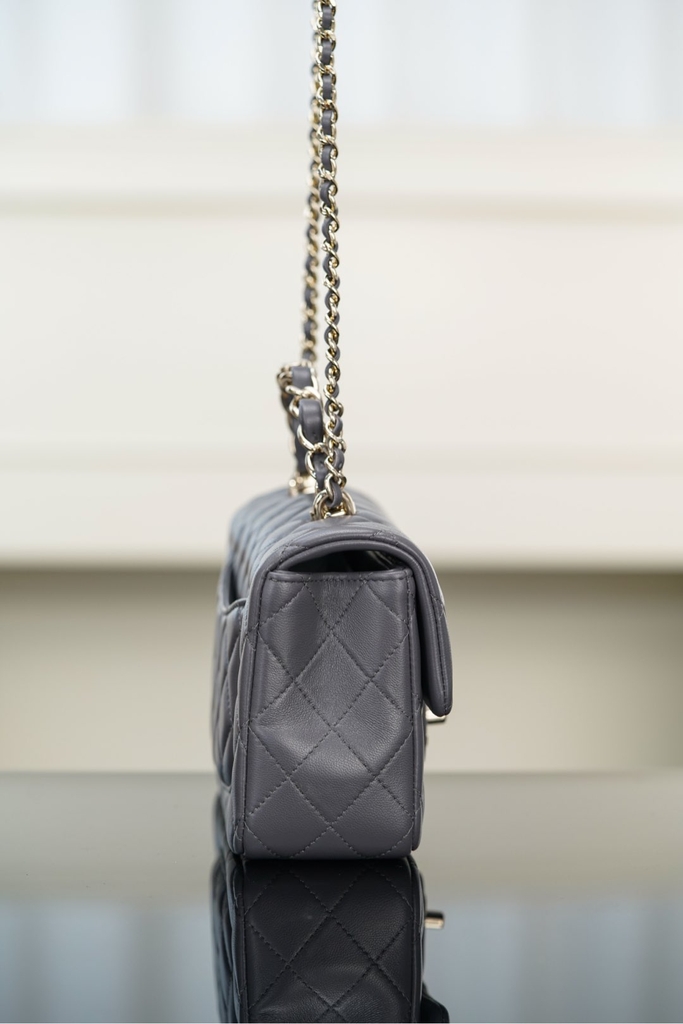 Chanel 23k Autumn Winter New Double C Handle CF Dark Gray