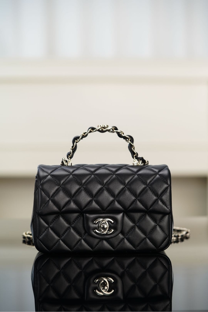 Chanel 23k Autumn Winter New Double C Handle CF Black
