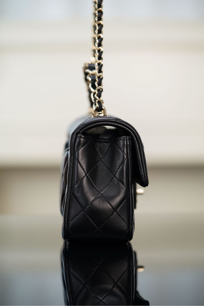 Chanel 23k Autumn Winter New Double C Handle CF Black