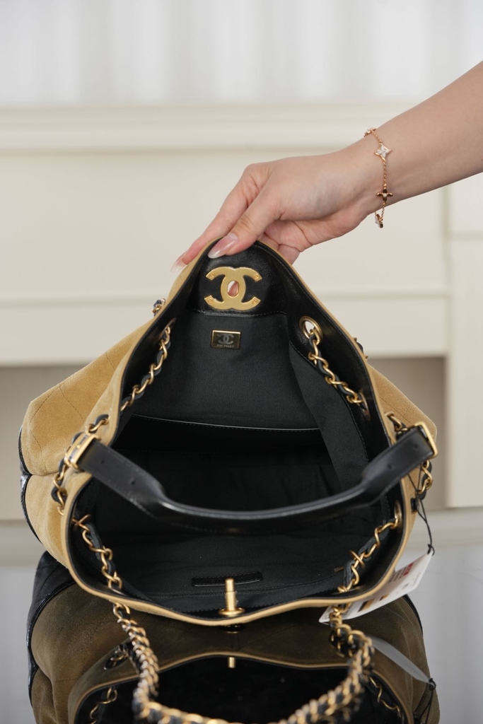 Chanel 25A High-End Handmade Suede Bucket Bag