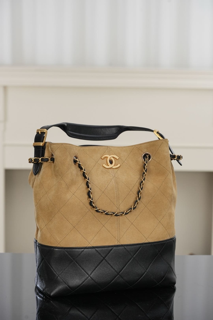 Chanel 25A High-End Handmade Suede Bucket Bag