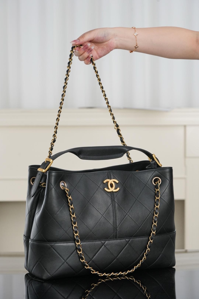 Chanel 25A Handmade Shopping Bag Black Cow Small