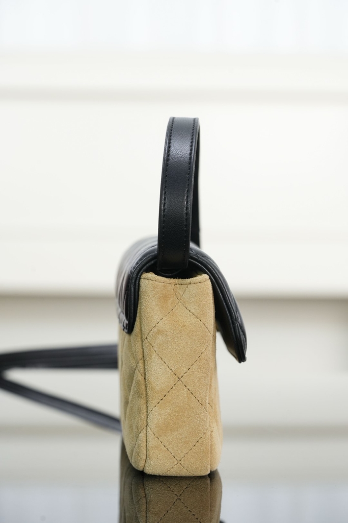 Chanel 25A Handmade Leather Tote Bag